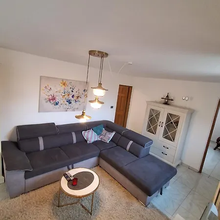 Me Living - - Stadtnähe * Pula