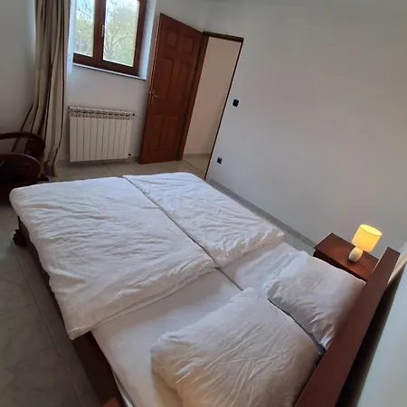 Me Living - - Stadtnähe * Pula