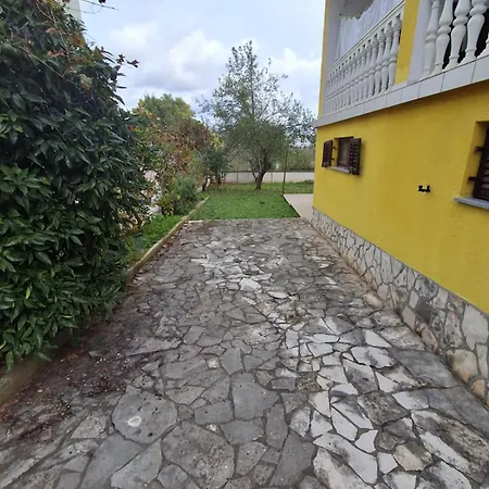 Me Living - - Stadtnähe