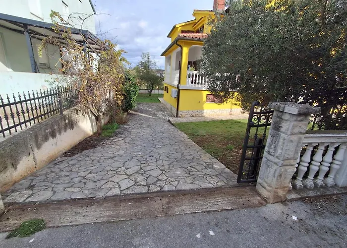 Appartement Me Living - - Stadtnaehe Pula