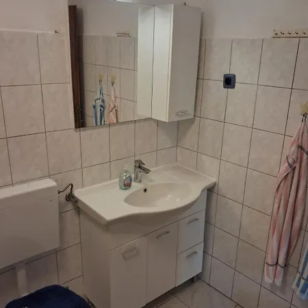Me Living - - Stadtnaehe Apartment